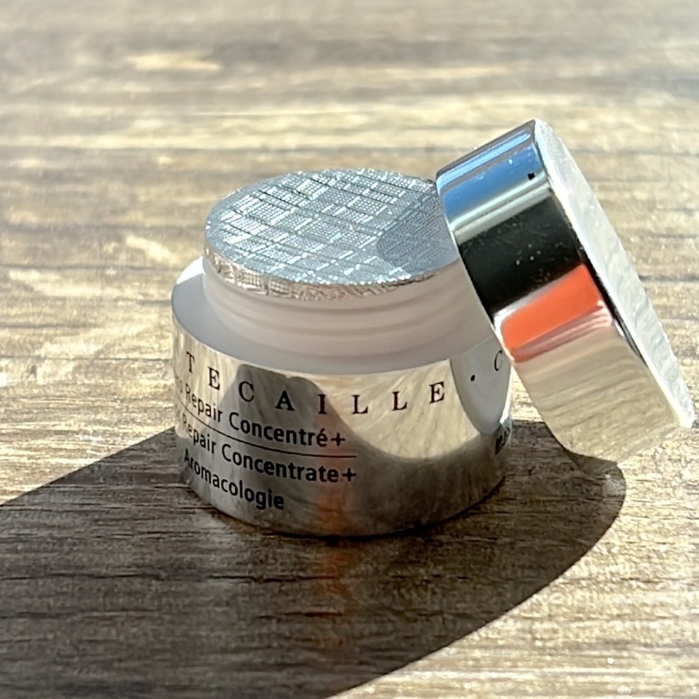 Chantecaille • Stress Repair Concentrate+ Eye Cream - Picture 4 of 10
